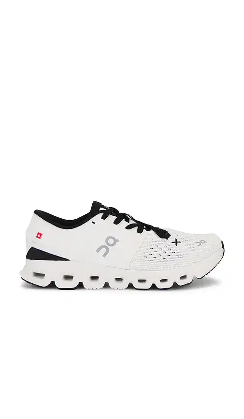 On Cloud X 4 Sneaker