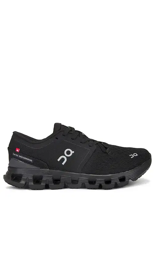 Cloud X 4 Sneaker