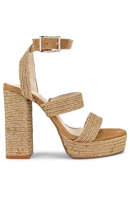 Akita Heel