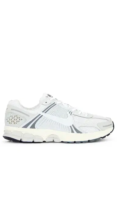 Nike Zoom Vomero 5 | Thumbnail 1
