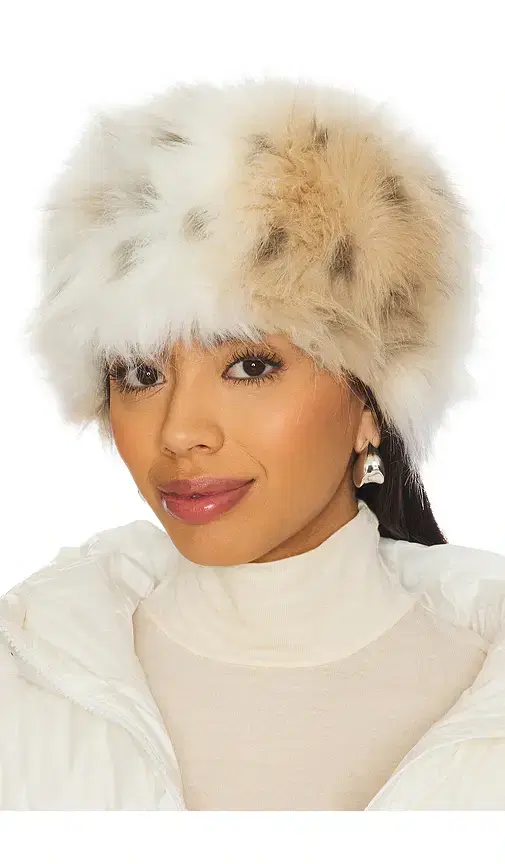 Unreal Fur Natasha Hat
