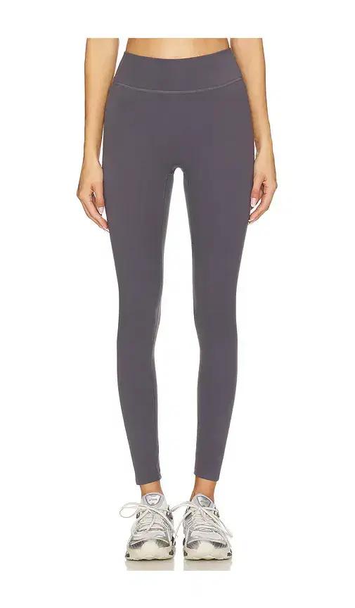 The Essentials Legging