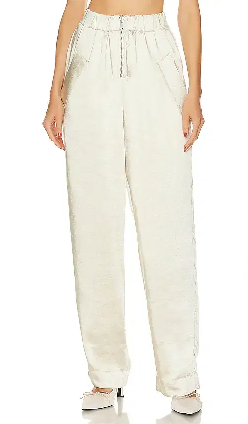 L'Academie Sadia Pant