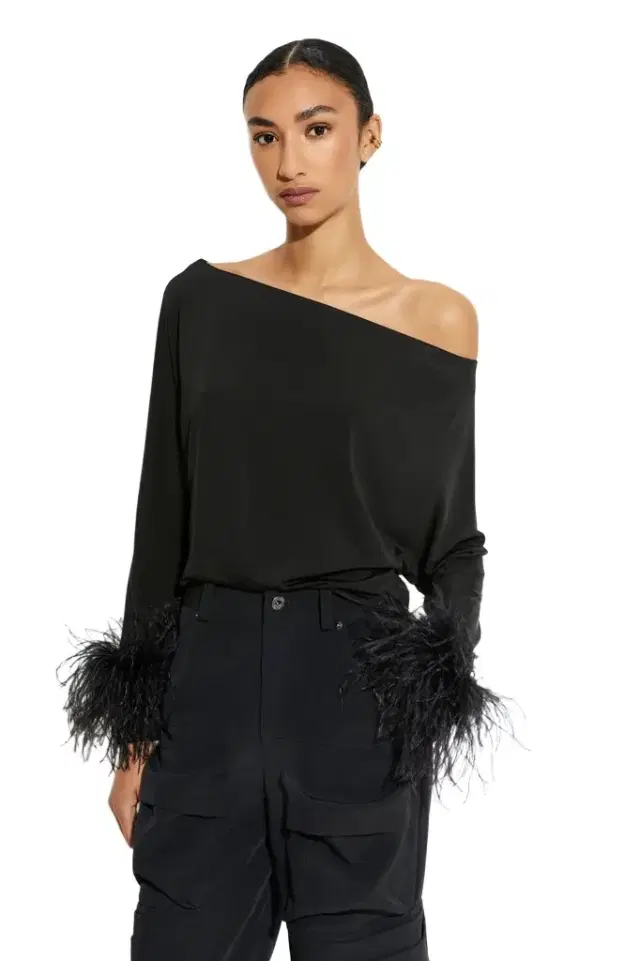 Lightweight Jersey Off The Shoulder Top With Feathers