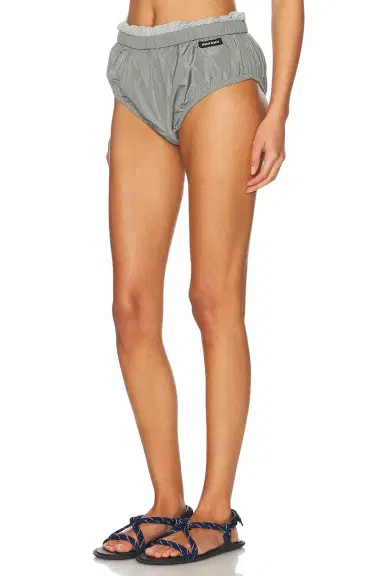 Miu Miu Hot Short | Thumbnail 3