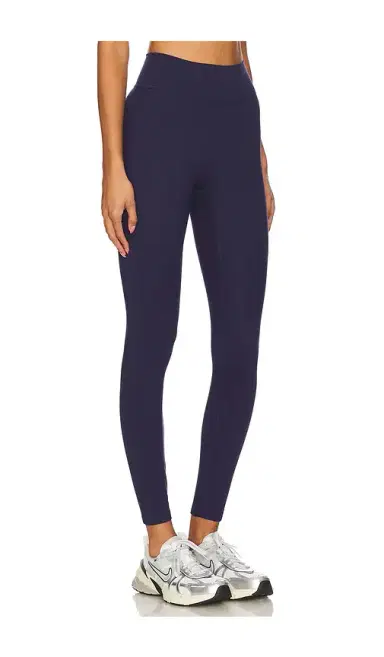 437 The Essentials Legging | Thumbnail 2