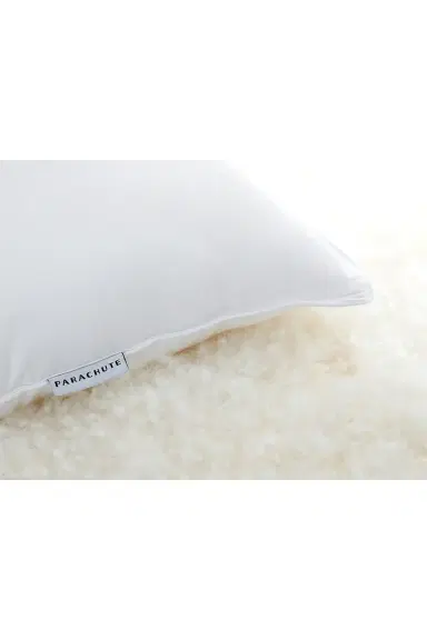 Parachute Medium Down Pillow | Thumbnail 2