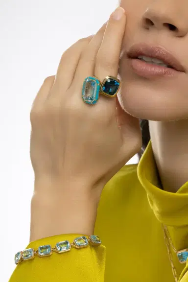 GOSHWARA London Blue Topaz Manhattan Ring | Thumbnail 2 GOSHWARA London Blue Topaz Manhattan Ring | Thumbnail 2