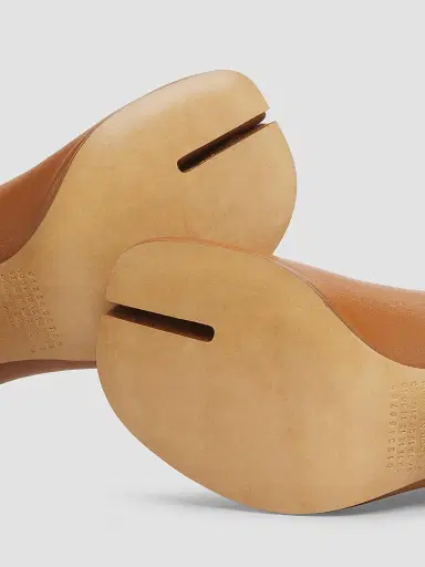 Maison Margiela Women's Tabi Leather Ankle Boots - Light Brown | Thumbnail 5