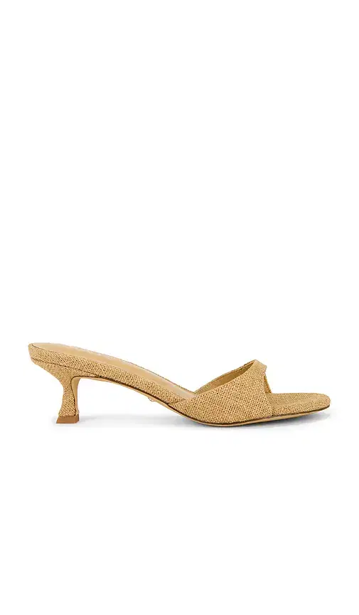 Astrid Heel
