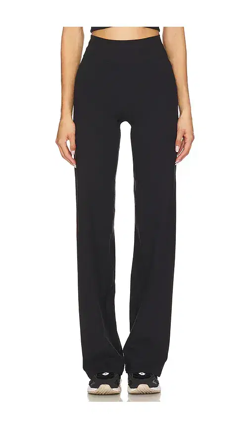 The Essentials Pant