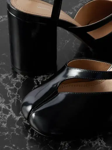 Maison Margiela Tabi Split-toe Glossed Leather Pumps | Thumbnail 4 Maison Margiela Tabi Split-toe Glossed Leather Pumps | Thumbnail 4