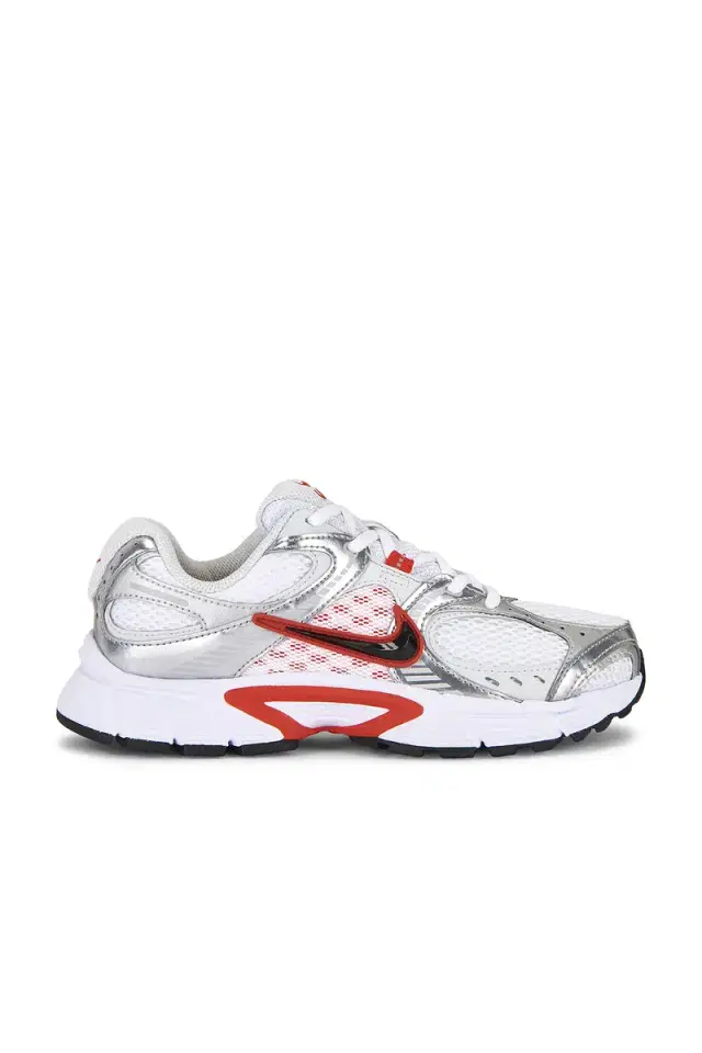 Nike V5 Runner Sneaker