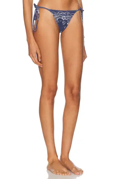 Tropic of C Praia Bikini Bottom | Thumbnail 2