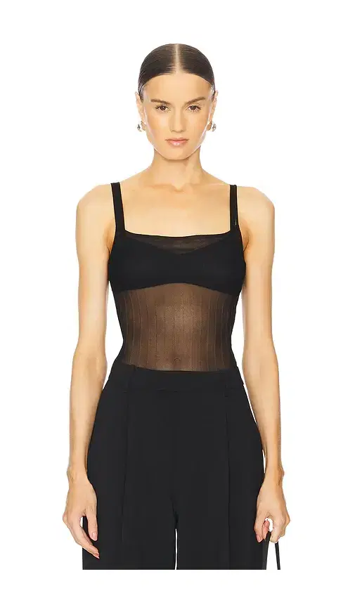 L'Academie Madelyn Top