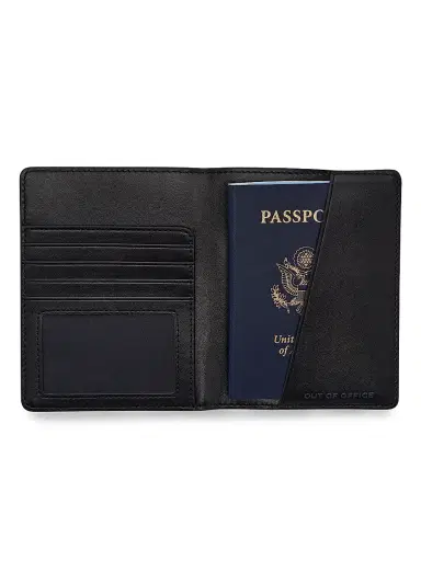 Marc Jacobs Women's The Leather Passport Case - Black | Thumbnail 4 Marc Jacobs Women's The Leather Passport Case - Black | Thumbnail 4