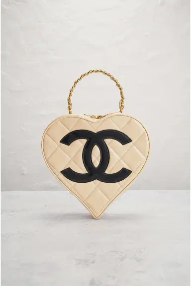 Chanel Chanel 1994 Patent Heart Vanity Bag | Thumbnail 2