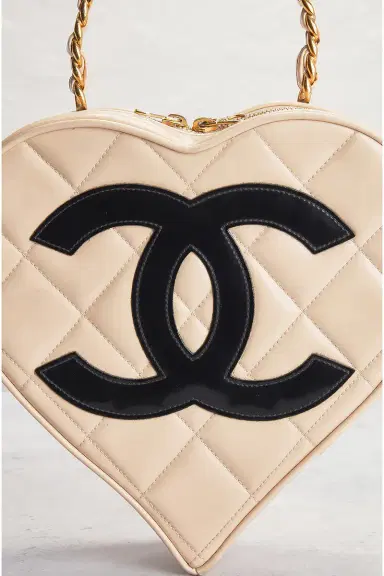 Chanel Chanel 1994 Patent Heart Vanity Bag | Thumbnail 6