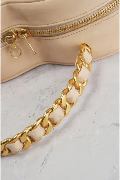 Chanel Chanel 1994 Patent Heart Vanity Bag | Thumbnail 8