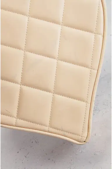 Chanel Chanel 1994 Patent Heart Vanity Bag | Thumbnail 9