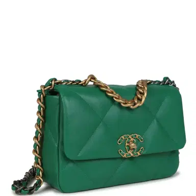 Chanel Chanel Medium 19 Flap Green Shiny Lambskin Mixed Metal Hardware | Thumbnail 2 Chanel Chanel Medium 19 Flap Green Shiny Lambskin Mixed Metal Hardware | Thumbnail 2