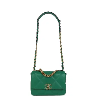 Chanel Chanel Medium 19 Flap Green Shiny Lambskin Mixed Metal Hardware | Thumbnail 7 Chanel Chanel Medium 19 Flap Green Shiny Lambskin Mixed Metal Hardware | Thumbnail 7