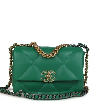 Chanel Chanel Medium 19 Flap Green Shiny Lambskin Mixed Metal Hardware | Thumbnail 1 Chanel Chanel Medium 19 Flap Green Shiny Lambskin Mixed Metal Hardware | Thumbnail 1