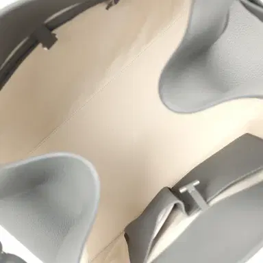 The Row The Row Soft Margaux 17 Bag Timouse Grey Calfskin Silver Hardware | Thumbnail 9 The Row The Row Soft Margaux 17 Bag Timouse Grey Calfskin Silver Hardware | Thumbnail 9