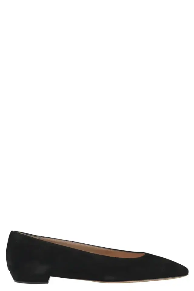 Amelia Flat