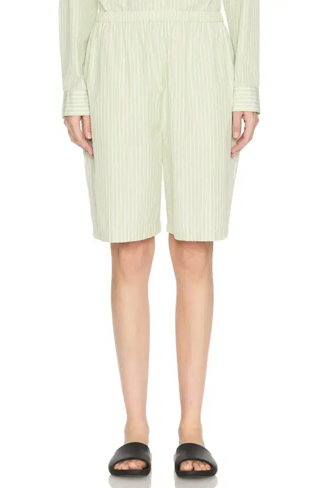 Zinnia Short