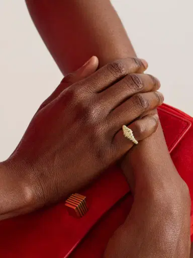 Yvonne Léon Nano Chevalière Berlingot 9-karat Gold Diamond Ring | Thumbnail 2 Yvonne Léon Nano Chevalière Berlingot 9-karat Gold Diamond Ring | Thumbnail 2