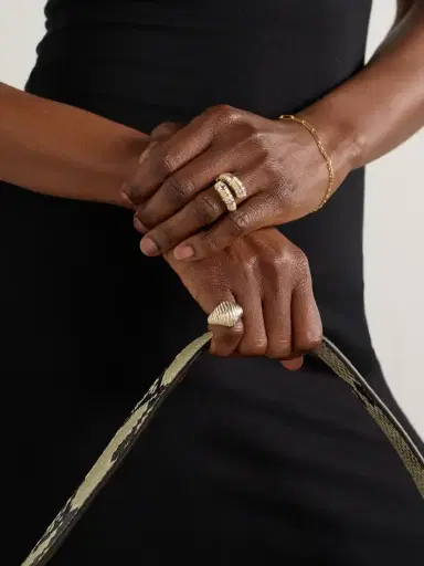 Yvonne Léon Chevalière Berlingot 9-karat Yellow And White Gold Diamond Signet Ring | Thumbnail 5