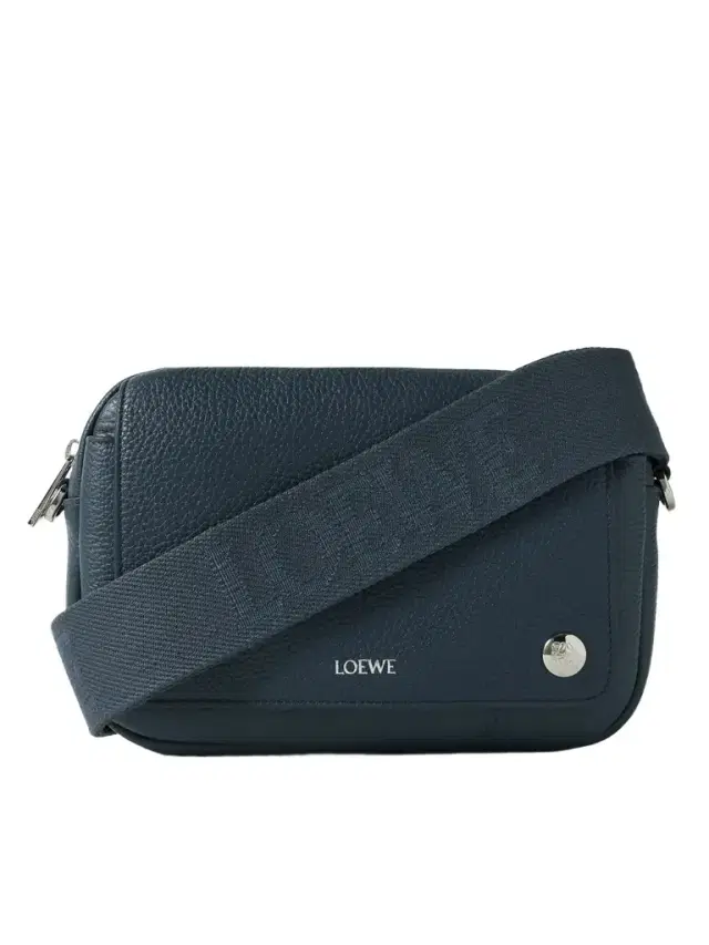 Pebble Full-Grain Leather Messenger Bag - Men