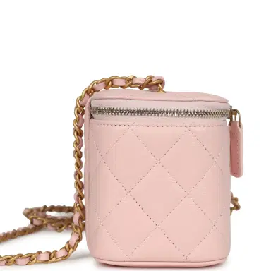 Chanel Chanel Small CC Vanity Case Light Pink Caviar Faux Pearls Brushed Gold Hardware | Thumbnail 4 Chanel Chanel Small CC Vanity Case Light Pink Caviar Faux Pearls Brushed Gold Hardware | Thumbnail 4