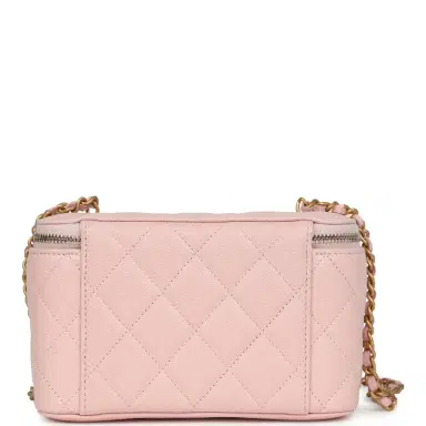 Chanel Chanel Small CC Vanity Case Light Pink Caviar Faux Pearls Brushed Gold Hardware | Thumbnail 5 Chanel Chanel Small CC Vanity Case Light Pink Caviar Faux Pearls Brushed Gold Hardware | Thumbnail 5
