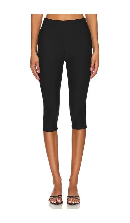 superdown Chaya Capri
