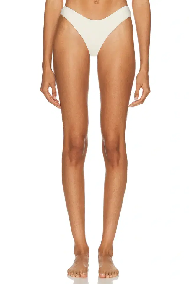 Amelie Bottom