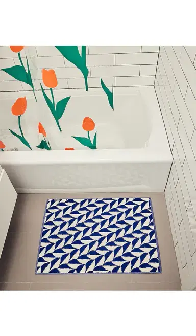 Dusen Dusen Scallop Bath Mat | Thumbnail 2