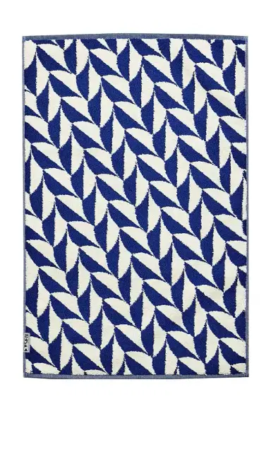 Dusen Dusen Scallop Bath Mat | Thumbnail 1