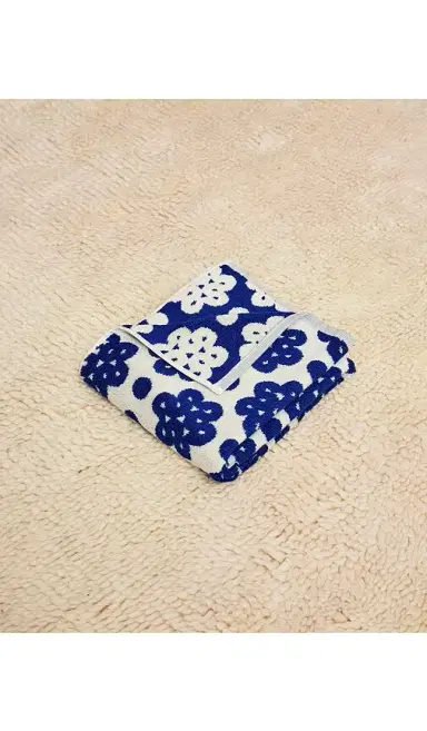 Dusen Dusen Raspberry Hand Towel | Thumbnail 3