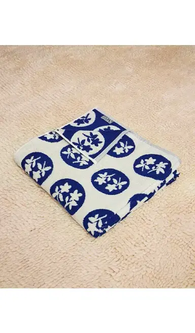 Dusen Dusen Bouquet Bath Towel | Thumbnail 3