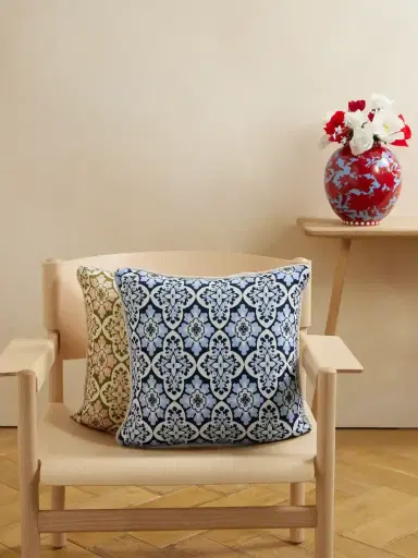 La DoubleJ Printed Woven Cushion | Thumbnail 2