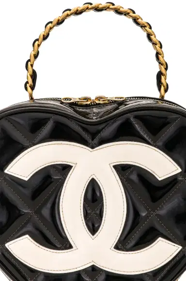 chanel Chanel Vintage Heart Vanity Bag | Thumbnail 6 chanel Chanel Vintage Heart Vanity Bag | Thumbnail 6