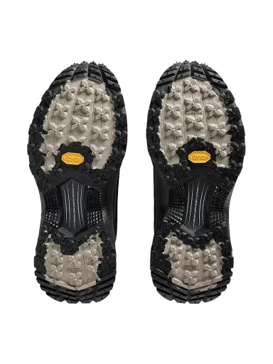 Moncler Men's Trailgrip Lite3 Sneakers in Nubuck & Suede | Thumbnail 5 Moncler Men's Trailgrip Lite3 Sneakers in Nubuck & Suede | Thumbnail 5