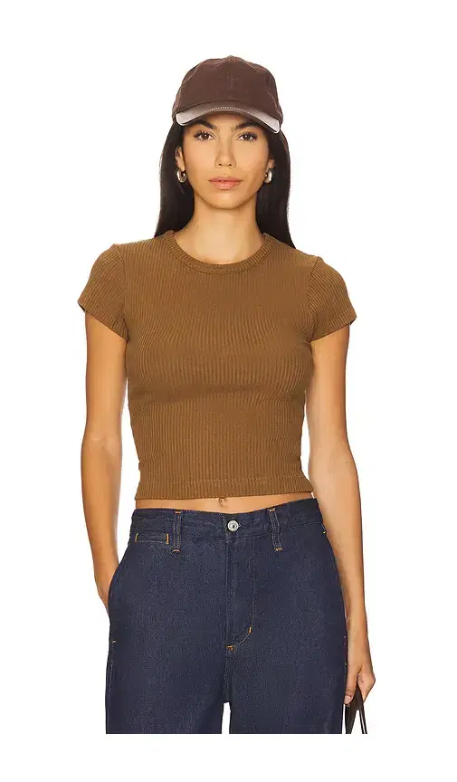 Nello Tee