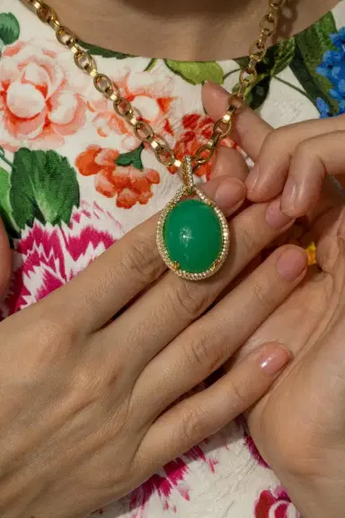 GOSHWARA Chrysoprase Diamond Pendant Necklace | Thumbnail 3