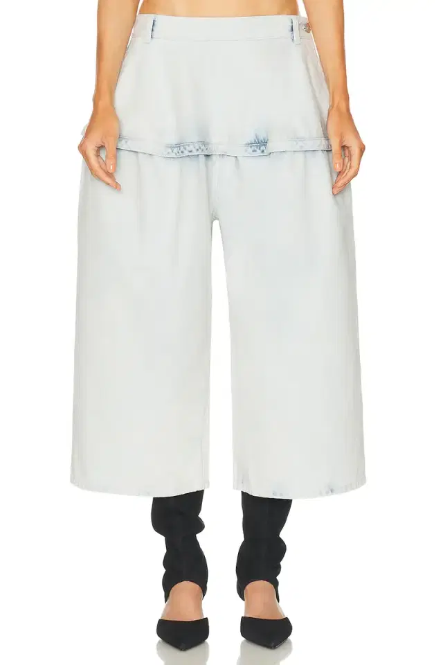 ALAÏA Peplum Bermuda Short