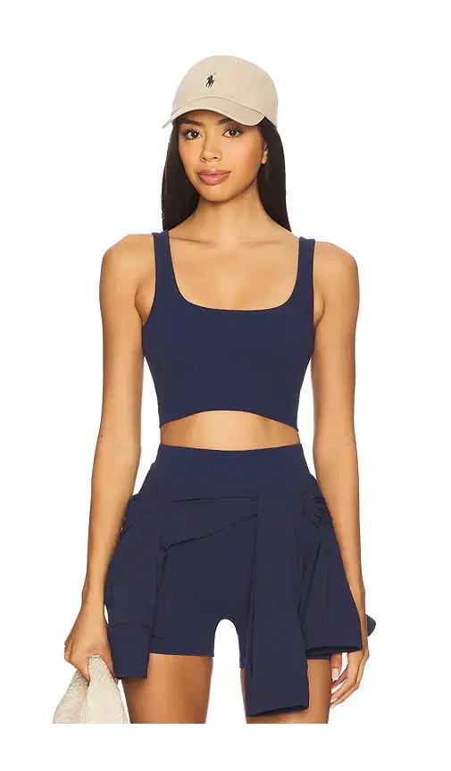 WellBeing + BeingWell WellBeing + BeingWell StretchWell Wren Tank