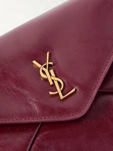 Saint Laurent Cassandre Large Glossed-leather Clutch | Thumbnail 4 Saint Laurent Cassandre Large Glossed-leather Clutch | Thumbnail 4