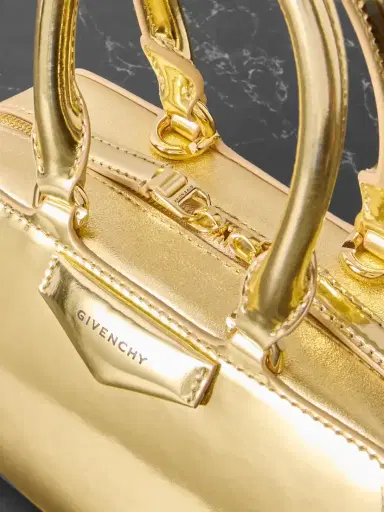 Givenchy Antigona East-west Mini Mirrored-leather Tote | Thumbnail 4 Givenchy Antigona East-west Mini Mirrored-leather Tote | Thumbnail 4